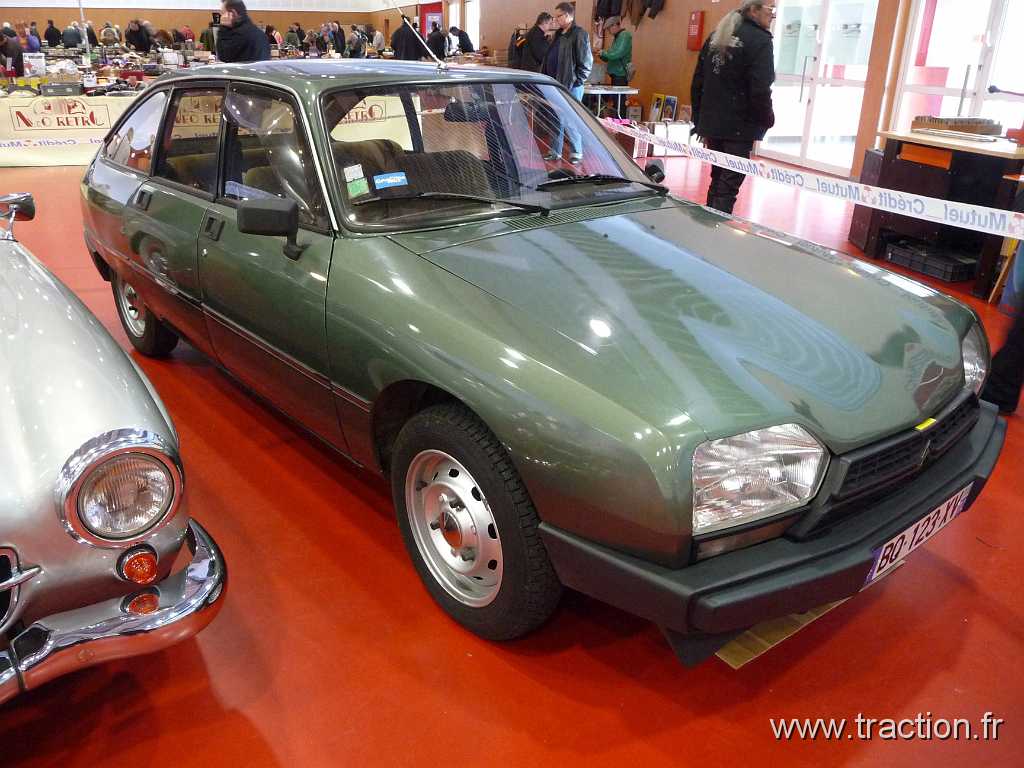 2012_Montbeliard (10).jpg - 03/03/2012 - 25200 MONTBELIARD - VIEUX VOLANTS FRANC-COMTOIS - Bourse d'échange Autos-Motos Anciennes - La Roselière